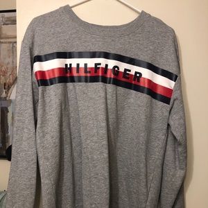 🪐TOMMY HILLFIGER crew neck!!🪐